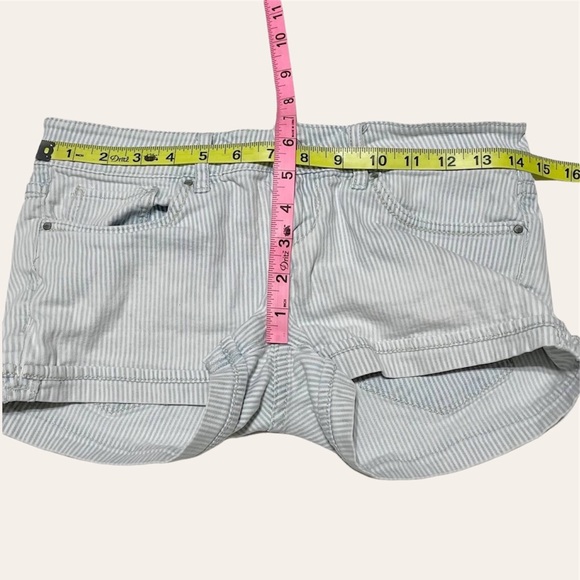 Levi’s Shorty Shorts Lightwash Striped - Picture 9 of 10